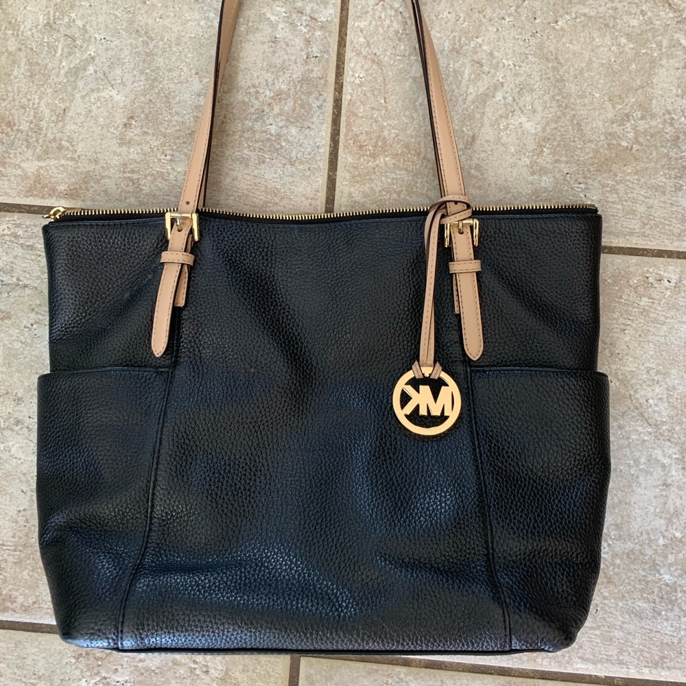 Michael Kors Bag - Black Pebble embossed leather - Excellent Condition
